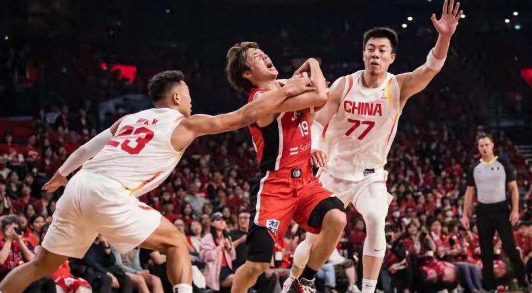 从“软肋”到“暴扣王”：张镇麟21分钟惊艳全明星，能否力挽国家队雄心？