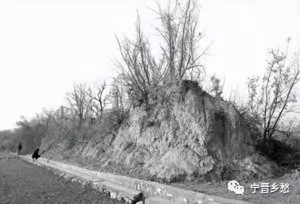 黄帝陵在封龙山桥门沟“封丰隆之葬，黄帝陵在封龙山桥门沟”是源自《穆天子传》