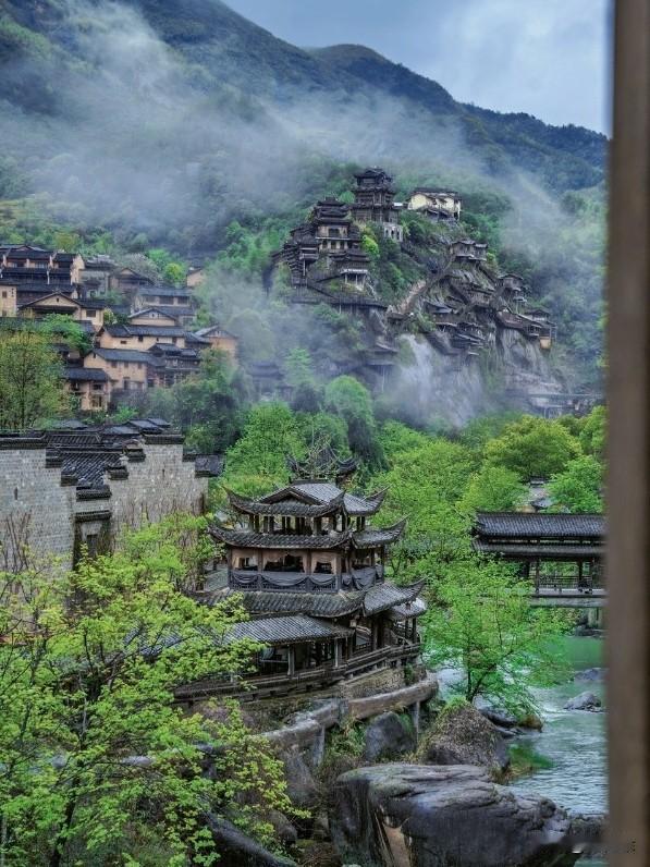 今年春天很想来一场说走就走的旅行，不用管去哪，只要能出去走走就好，这是我现在最盼