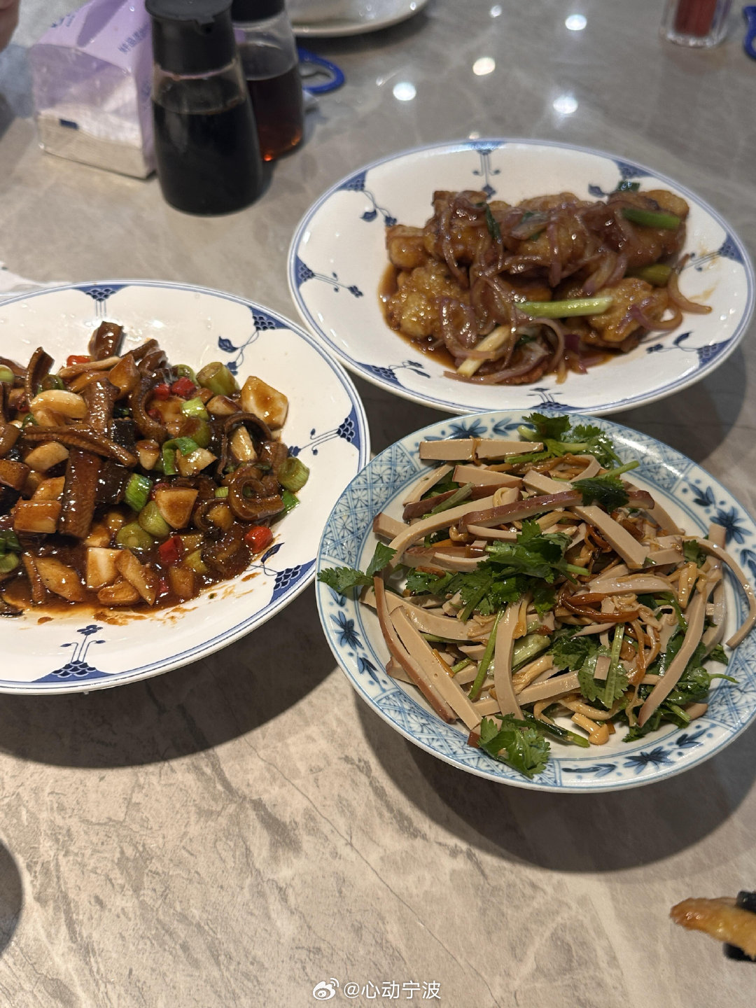 【网友吐槽浙江宁海一餐厅服务与菜品双翻车多名消费者现身避雷】近日，有网友在社