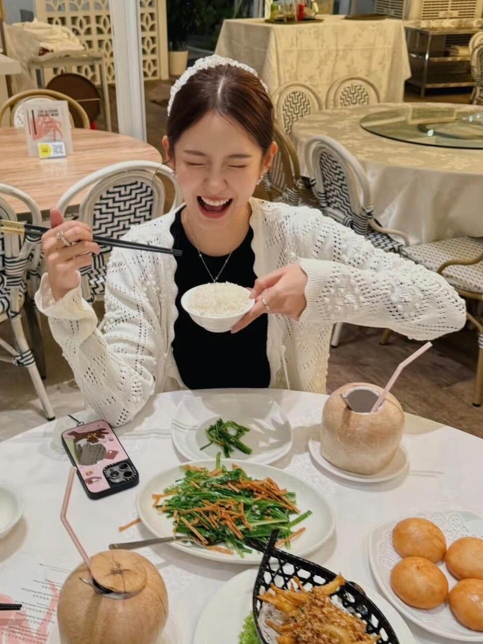 陈赫老婆张子萱42岁状态
