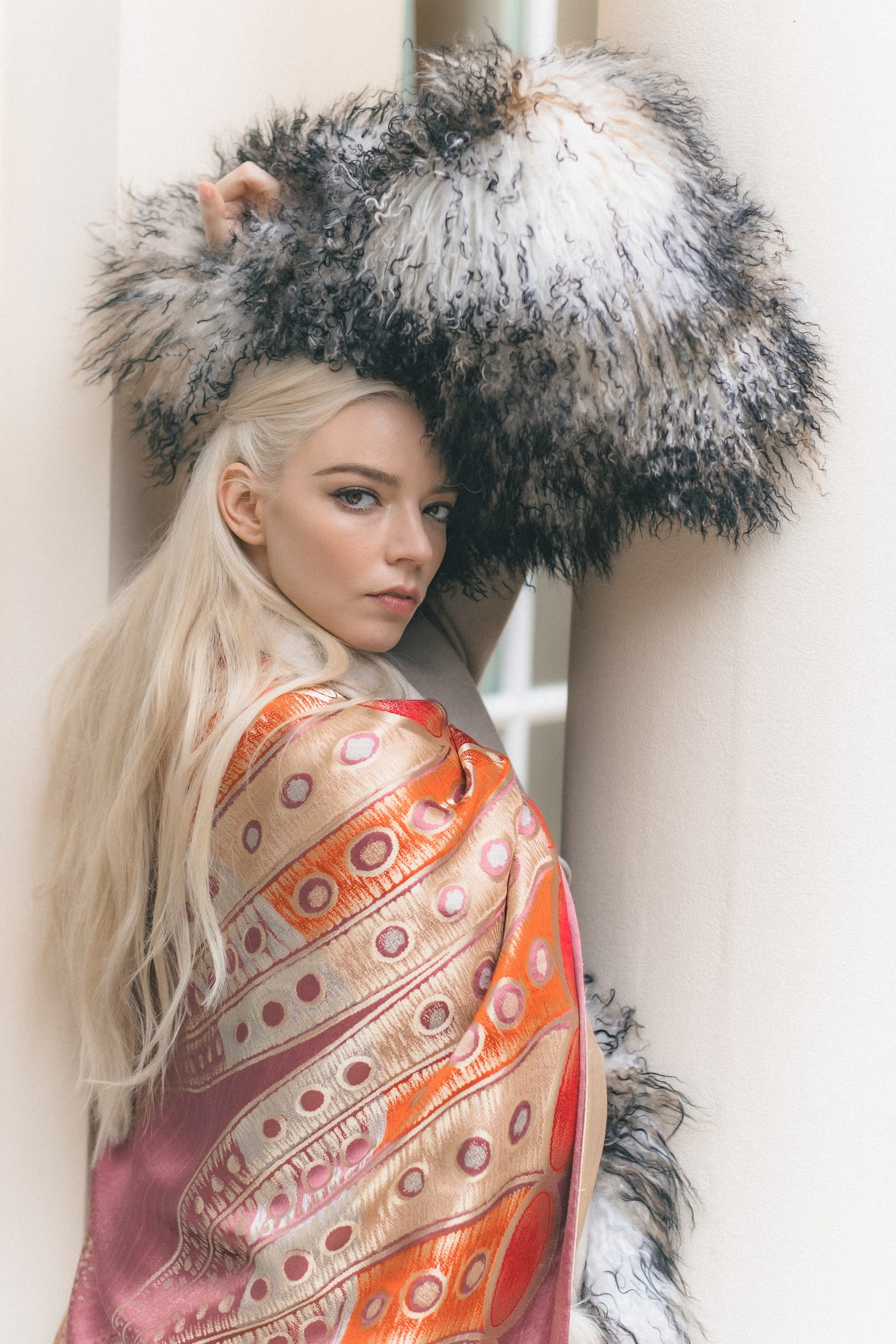 安雅·泰勒-乔伊为2026年Dior巴黎高定秀拍摄的写真照组图摄影师：Tom