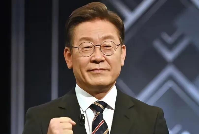 刚刚，韩国总统李在明在对朝鲜问题上郑重表态！李在明提出了3个致力于！第1个致