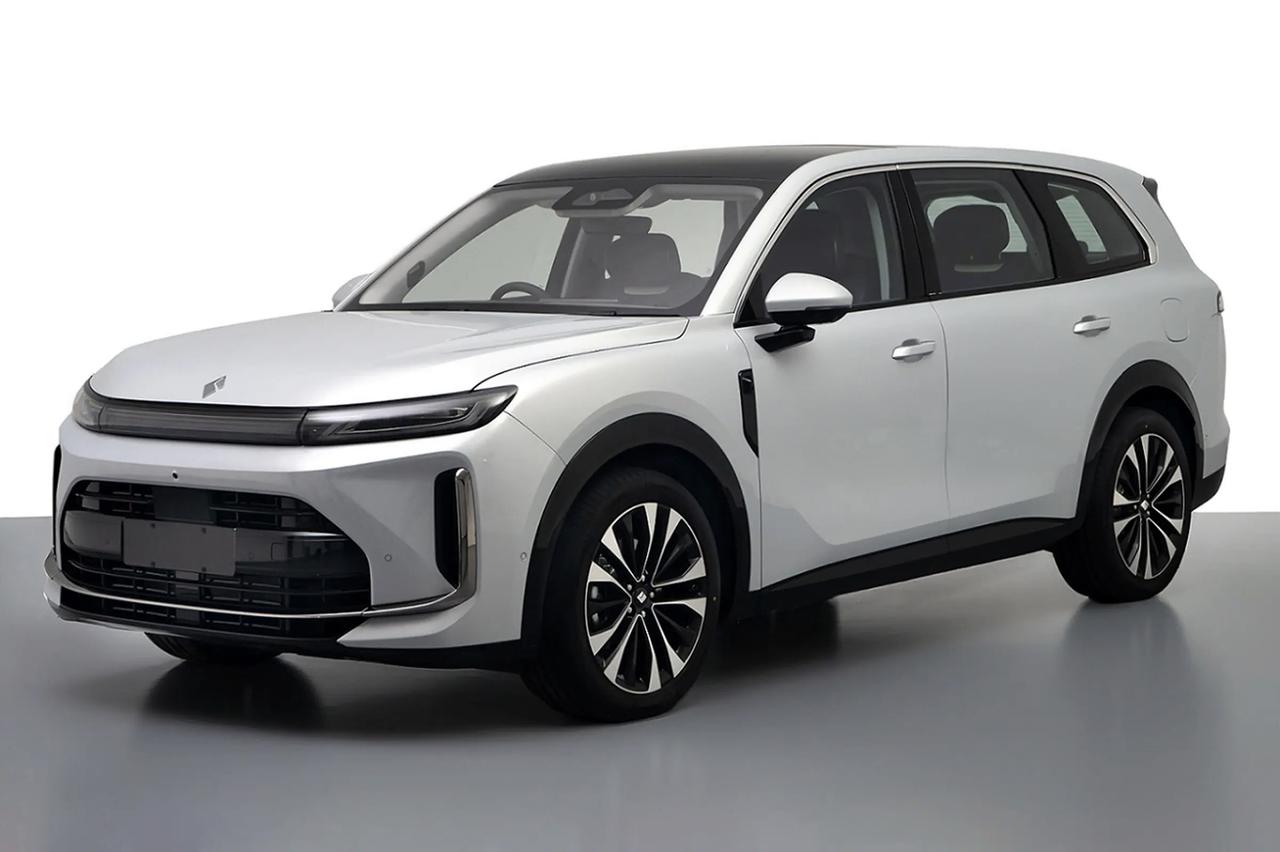 宝骏华镜S和理想L9，就像双胞胎兄弟。华镜S，车身尺寸5235x1999x1