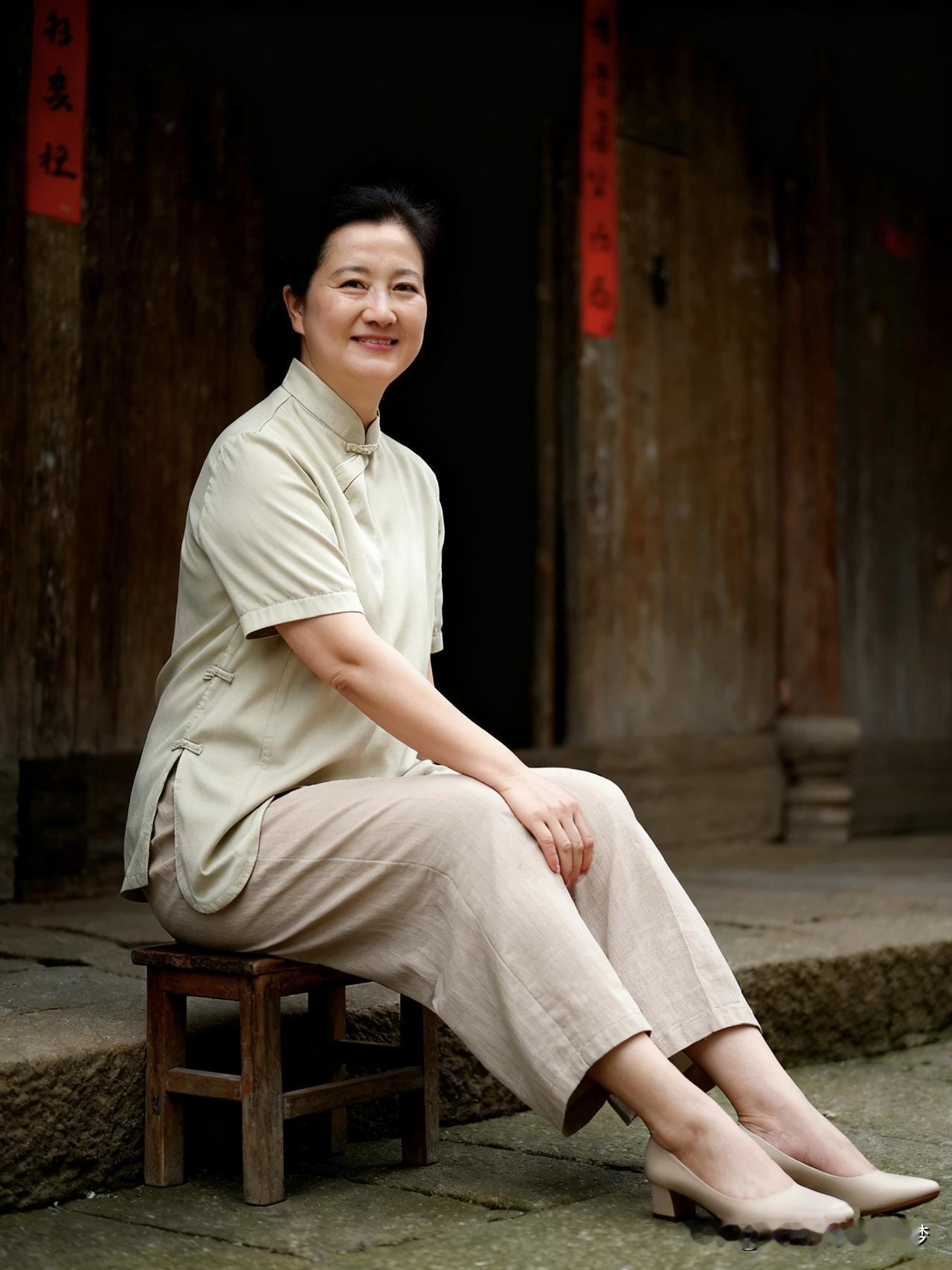 先完成,再完美;先出发,再慢慢调整方向。种一棵树,最好的时间是十年前;其次是现在