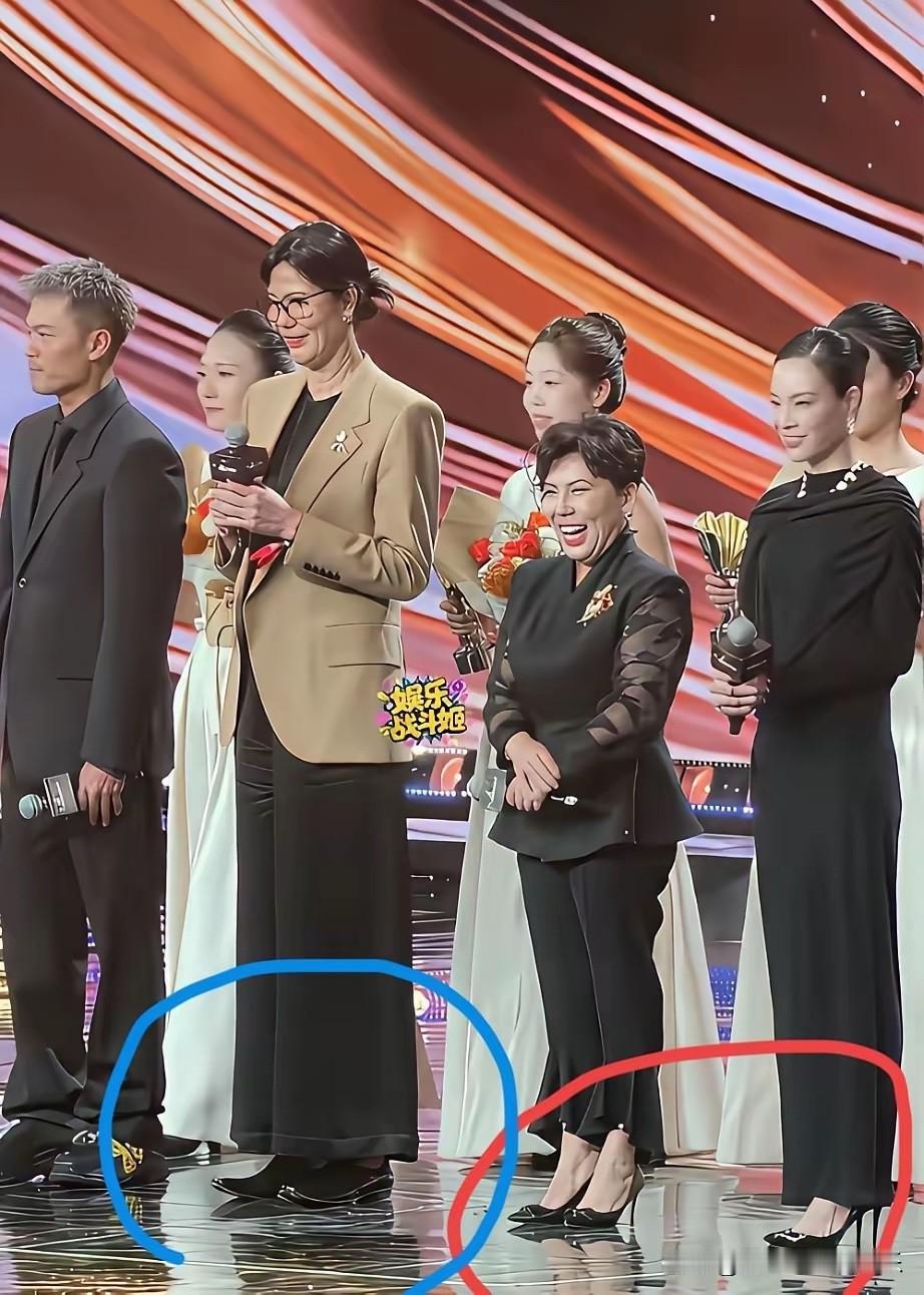 不得不说，这应该是邓亚萍最想删除的照片吧！[捂脸哭][捂脸哭][捂脸哭]