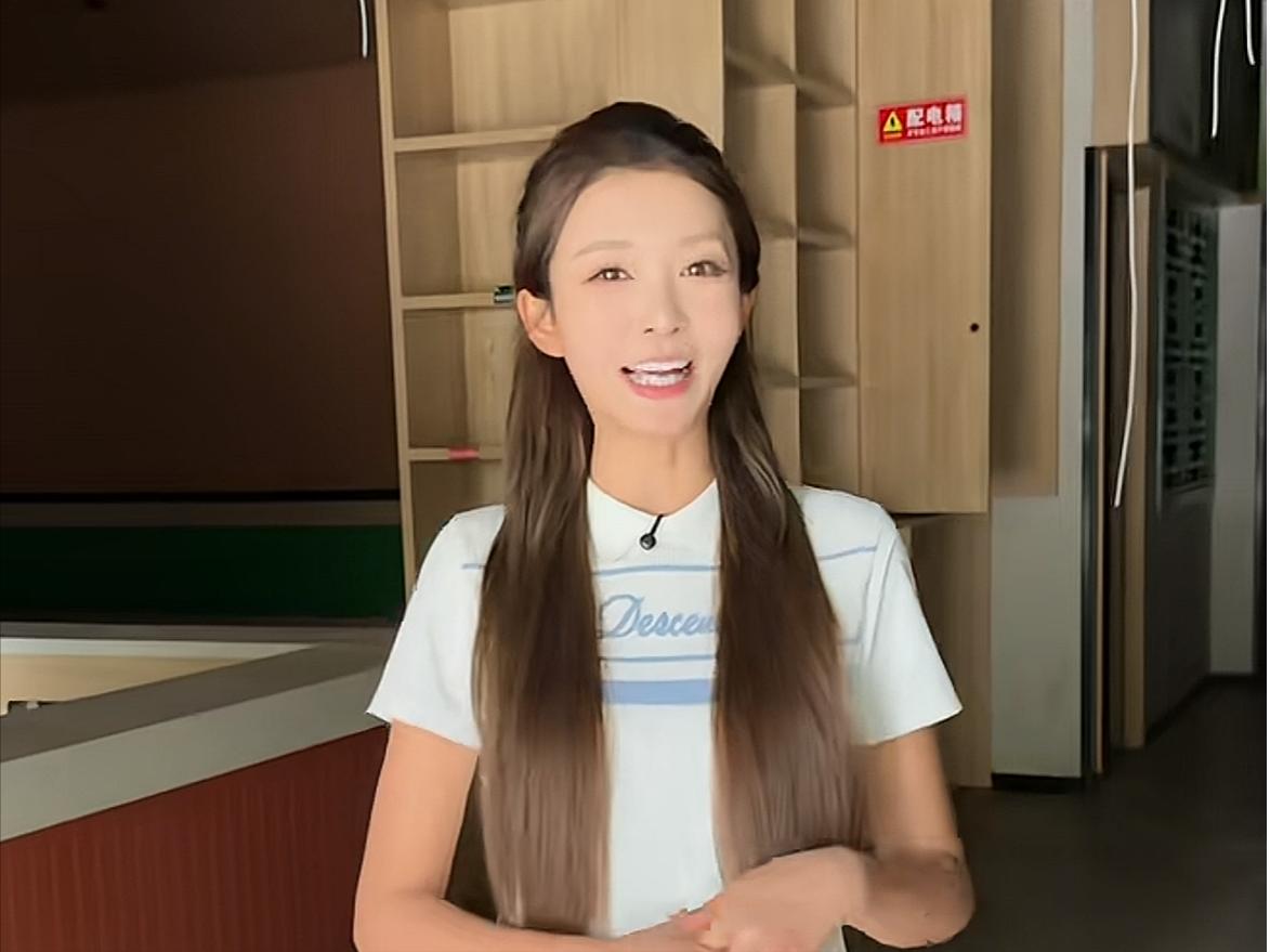 网红李凉凉公开新火锅店模样，总面积1200平，其中火锅店占地600平，还有一个休