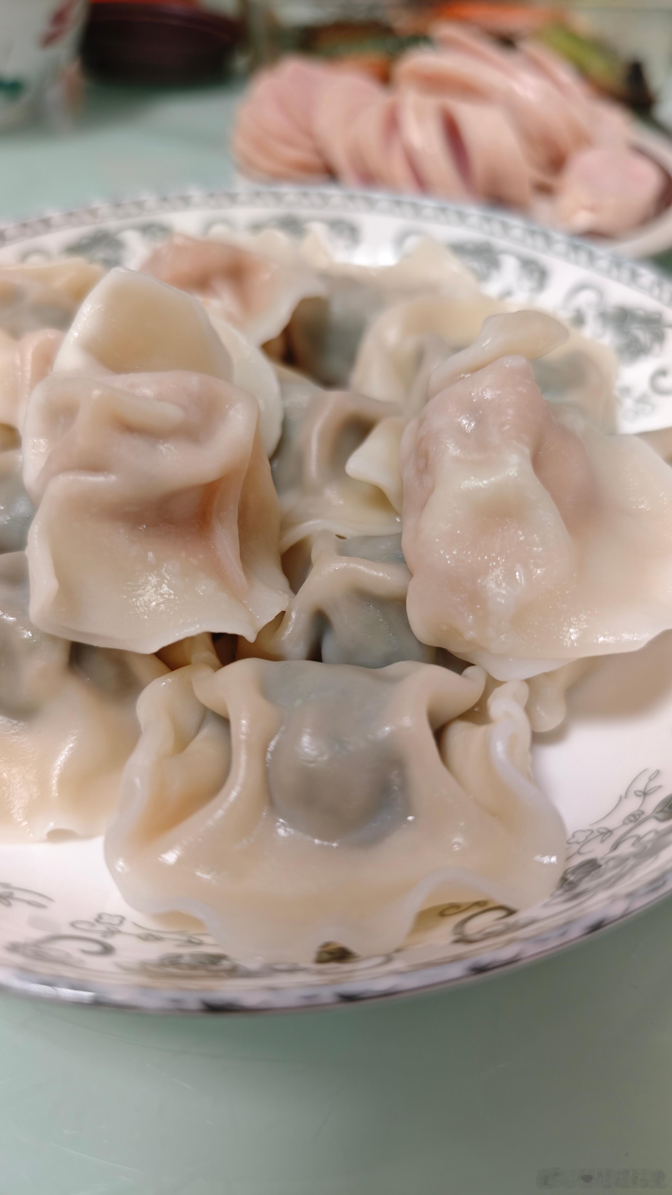 立冬北方吃饺子啦还要来个姜汁松花蛋外加小酱菜[大笑]​​​