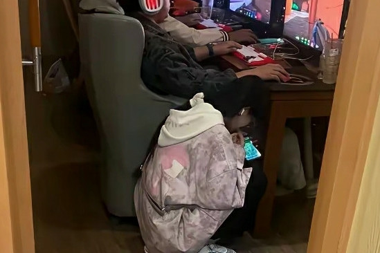 这哥们已经赢了98%的男同胞们
