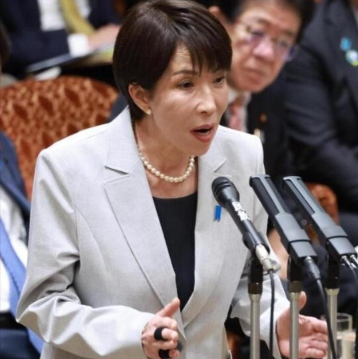 日本前首相曾提醒高市，当年中国免掉千亿赔款，是因给日本立了个死规定。 鸠山由
