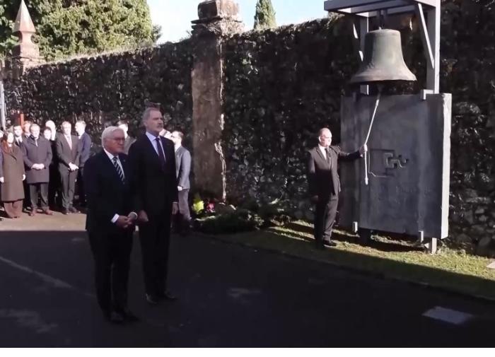 近日，德国总统和总理相继承认二战时对欧洲各国造成的伤害承担历史责任。这和日本形