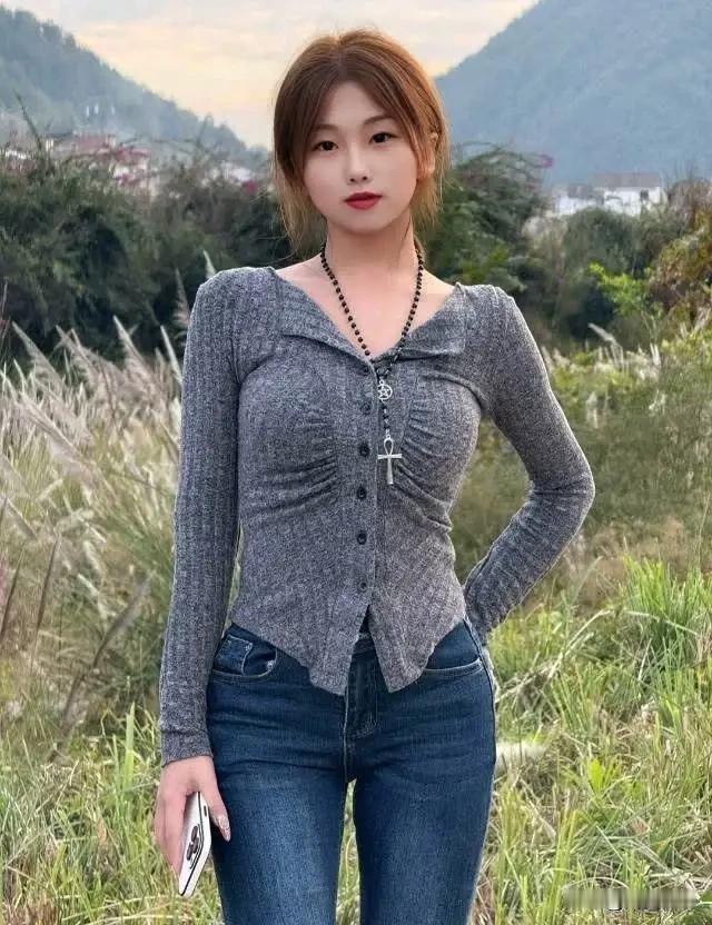 身材好穿啥都好看休闲显身材穿搭漂亮和气质,哪个重要?