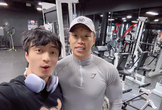 德云社修改小剧场节目单，突然安排副总烧饼、人力资源总监曹鹤阳空降四队演出。这个突