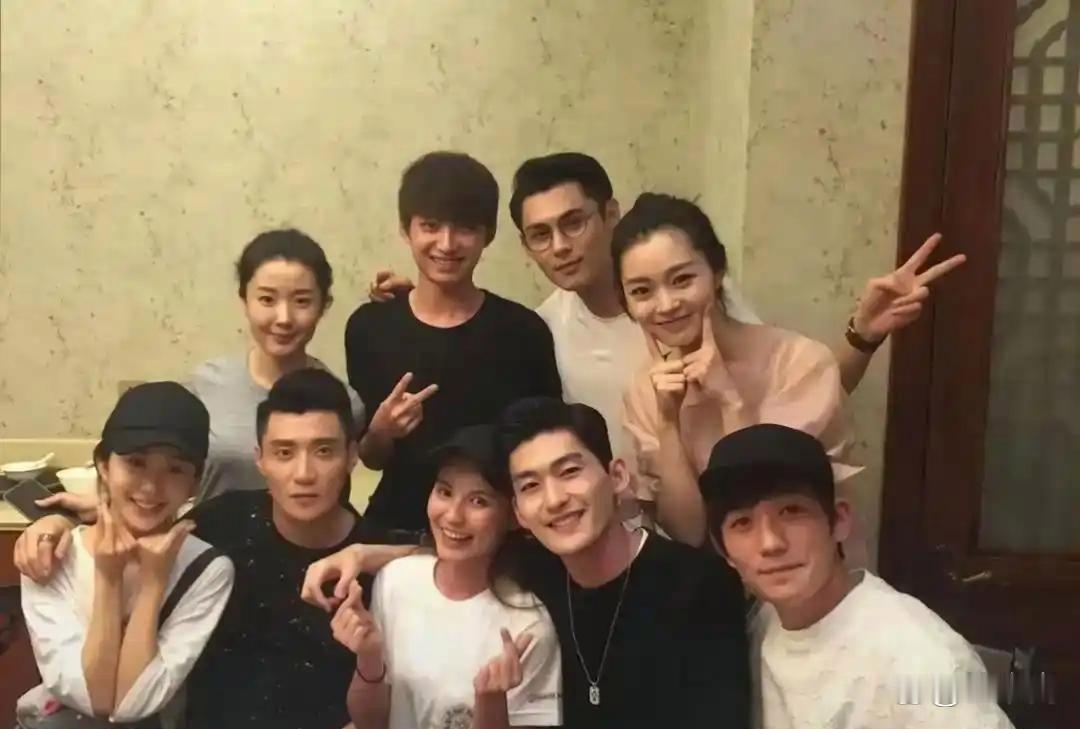 哇‎‏，‏⁠这‏‎么多大牌明星，看这⁠‏阵容就让人超‏期待这部剧⁠了！