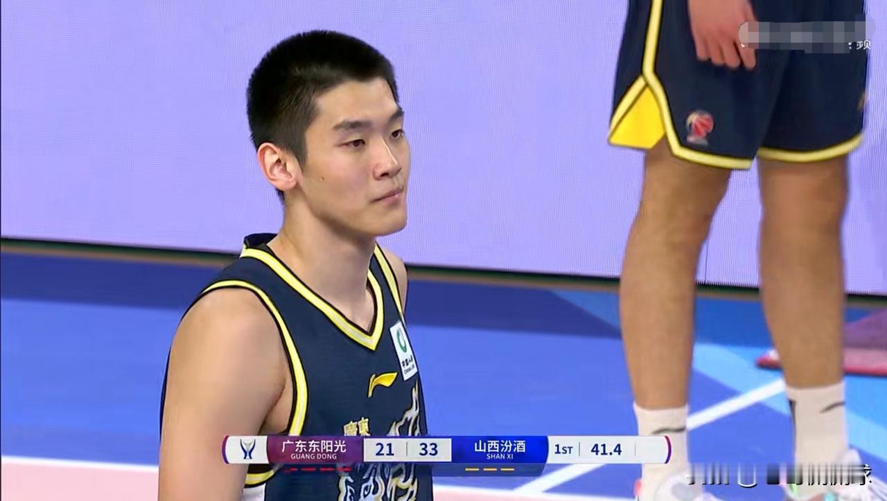 广东东阳光小将王洪泽真是一鸣惊人！在今天进行的广东东阳光和山西汾酒的上半场比赛中