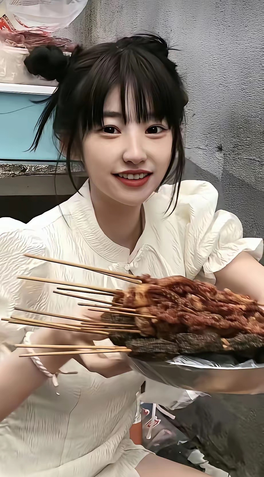 原来黄一鸣年轻的时候这么漂亮，怪不得当初王思聪会选择她！