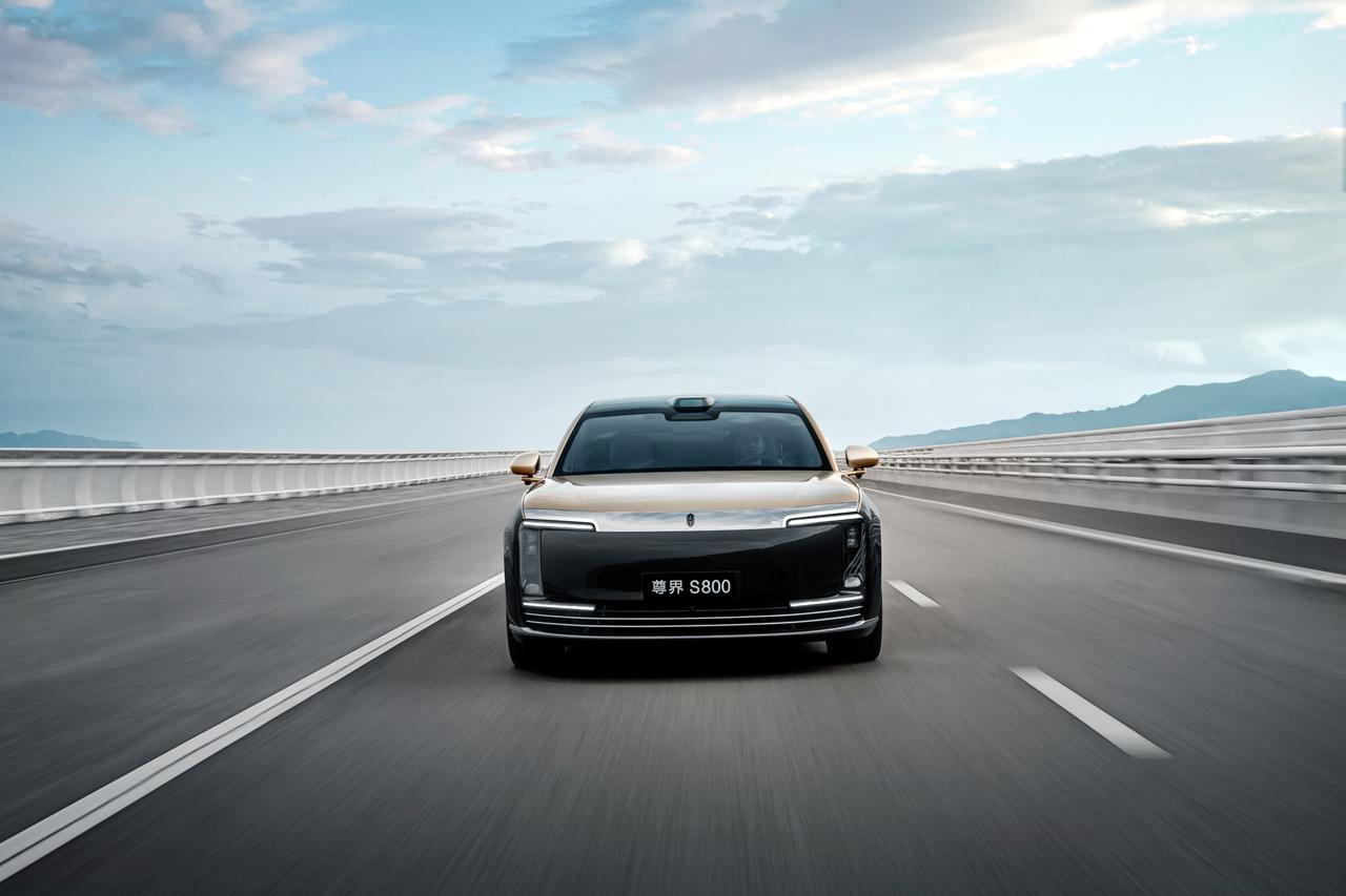 尊界S800成高端圈层身份符号,跨人群认可暗藏价值逻辑尊界S800能同时赢得企