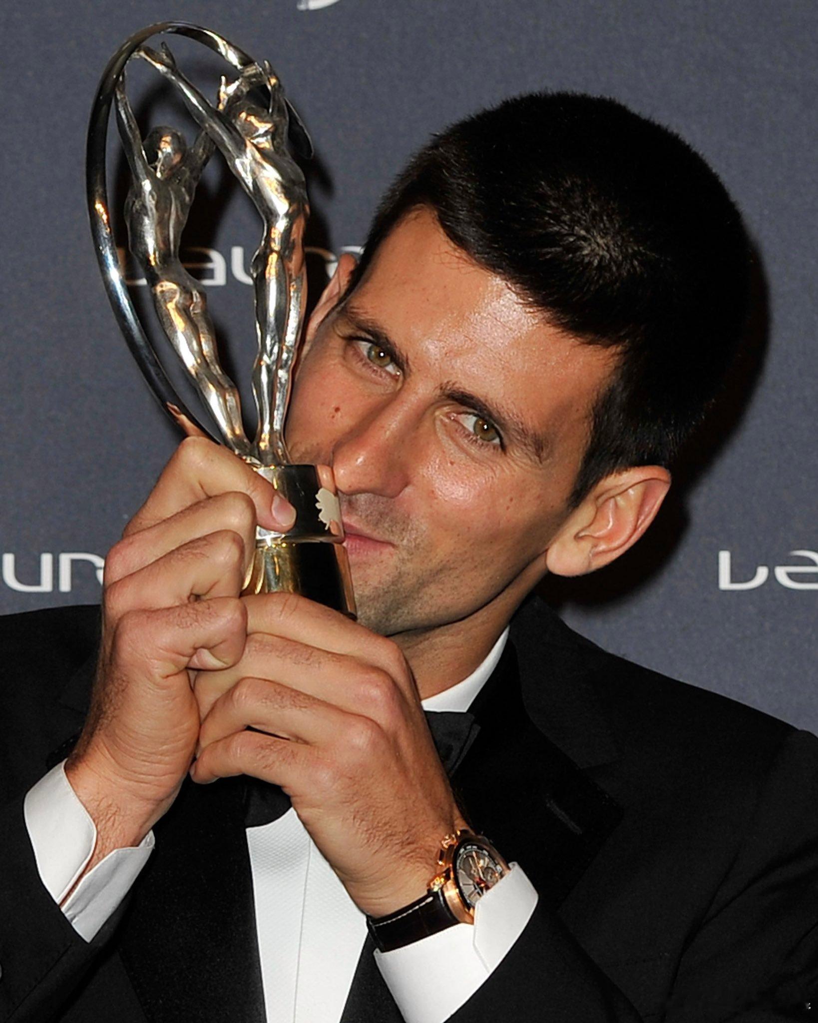 解锁新身份👌德约科维奇将搭档谷爱凌，共同主持2026劳伦斯世界体育奖颁奖典礼。