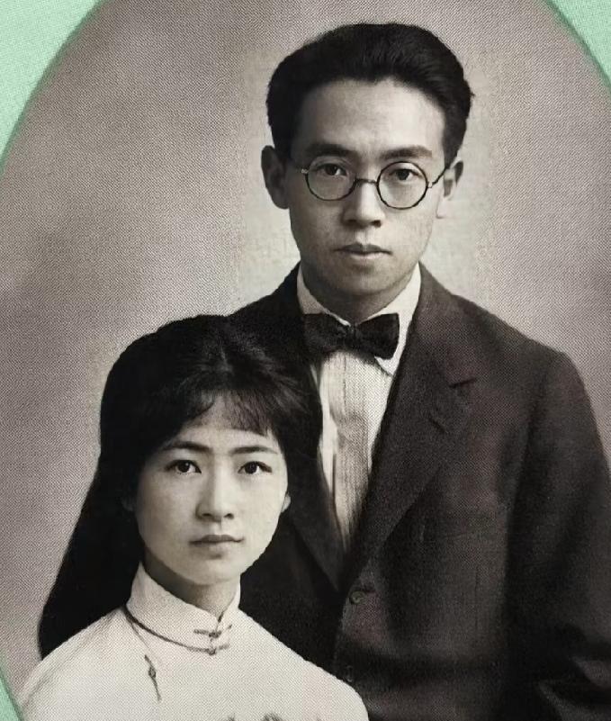 林徽因离世后，梁思成曾坦言做她的丈夫有时很累。有人调侃，这或许是一种凡尔赛。
