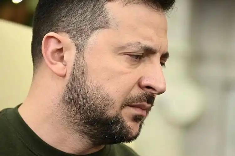 美国《政治报》捅破窗户纸：北约不要乌克兰，更不要泽连斯基。2月19日，4名北