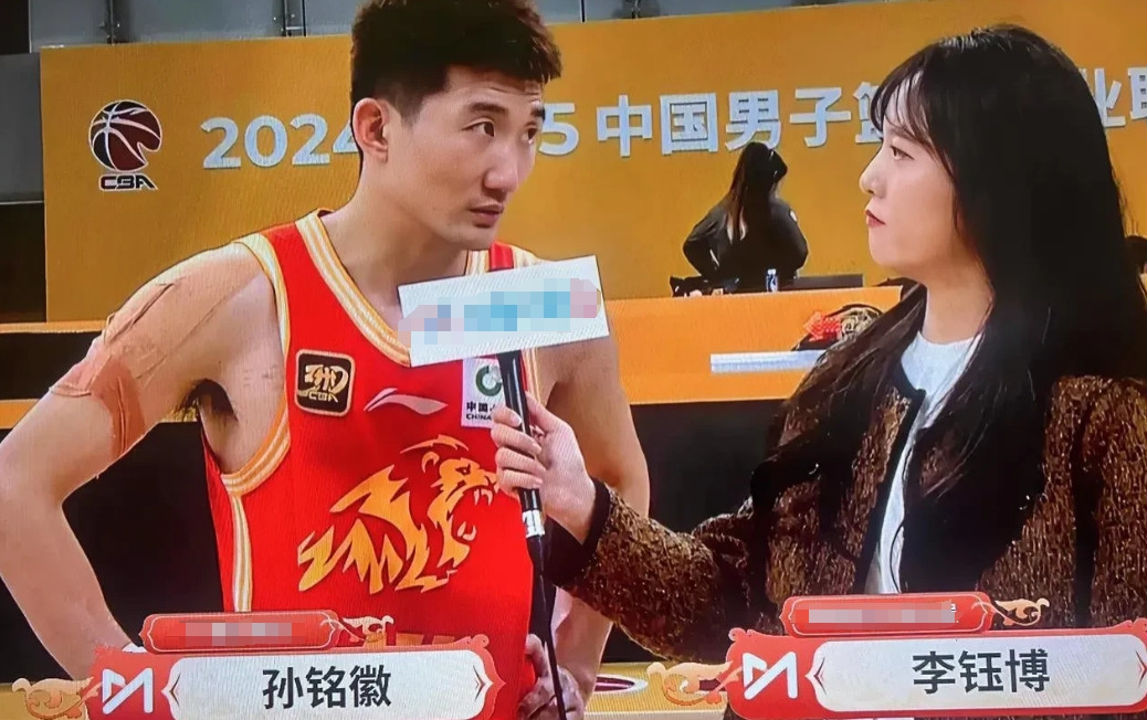 孙铭徽真变了！战胜北京男篮后接受采访，竟说出这番话：大家都清楚，第一场比赛我发