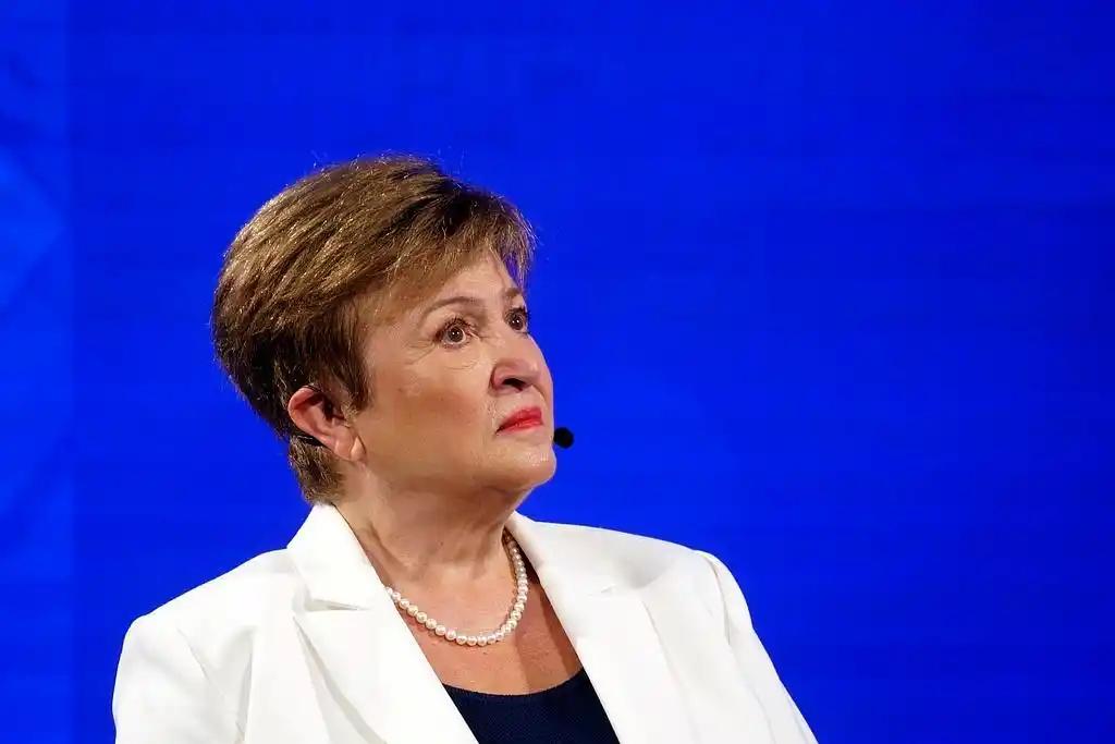 4月6号国际货币基金组织总裁格奥尔基耶娃，直接抛出一个重磅消息，中东那摊子仗，已