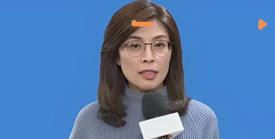 两岸都不让她去，她偏要去！结果这趟门出得，让她把冷暖看了个明白。去大陆的时候