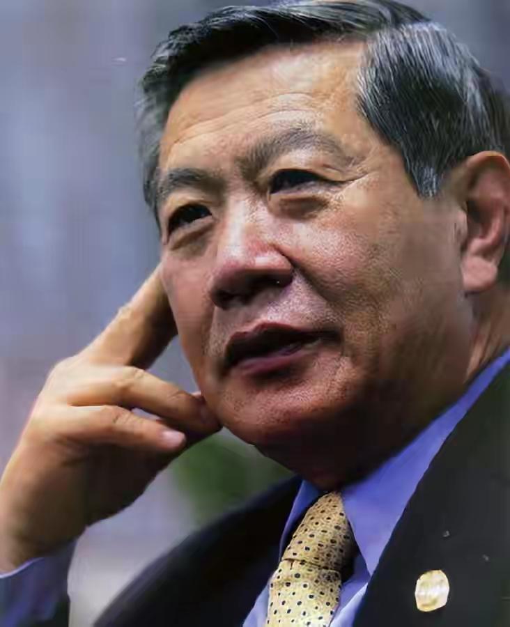 李昌钰说：我小时候心里很不平衡，我哥哥他们的小名都叫宝，什么刚宝、新宝…到了我变