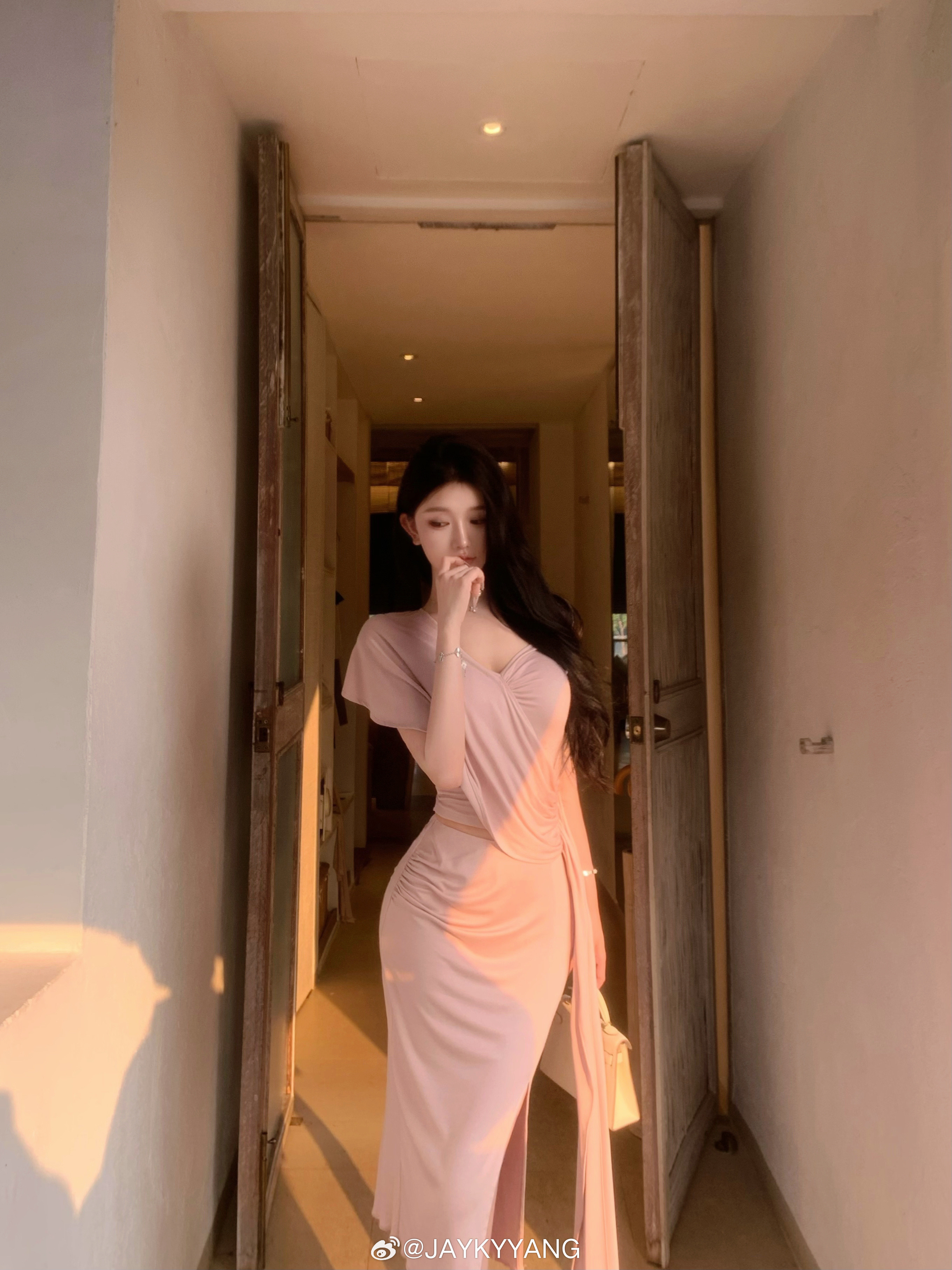 清迈的这个季节完全激发了我的打扮欲这条简直是春日缪斯谁懂🩰