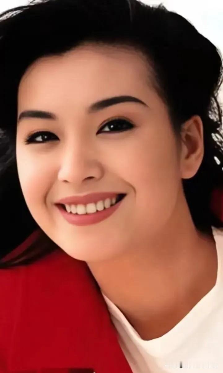 伍咏薇是香港娱乐圈最豪放、最坦白、最真实的“女海王”，也是港圈公认的最洒脱的女海