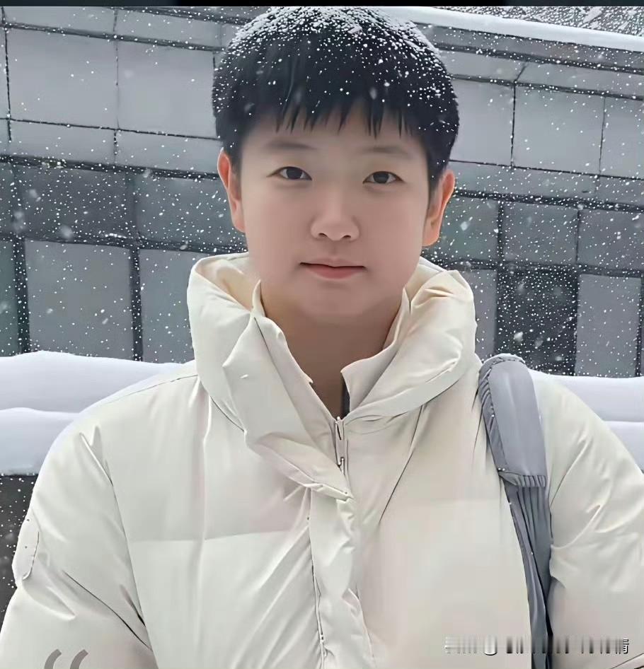 孙颖莎的藏福之相：镜头难捕的独特气韵为何镜头总难捕捉孙颖莎的“藏福之相”？