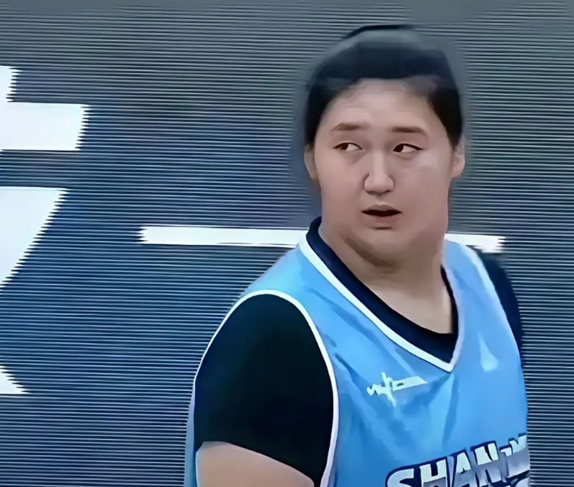 张子宇再次引质疑！一直被寄予厚望，身高2米26的张子宇没能进入国家集训队，在山