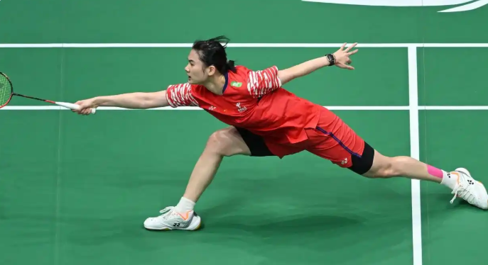 中国女羽姑娘韩悦真是太无奈了！今天韩悦在中国羽毛球大师赛女单决赛中以0：2输给了