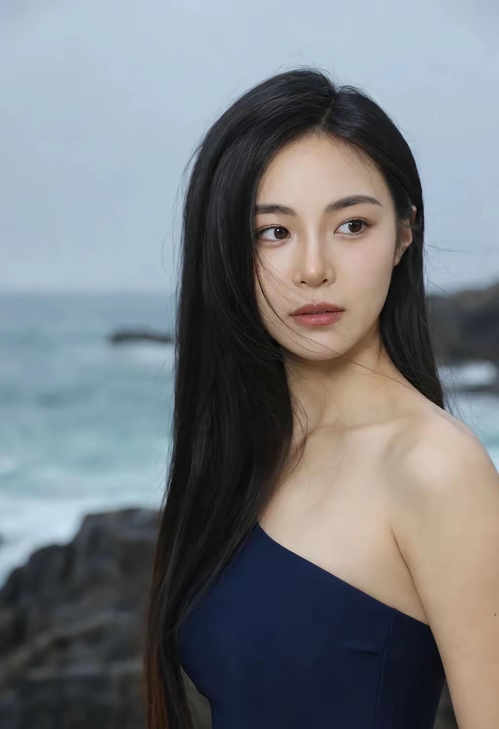 什么样的美女才是最美的美女一定要漂亮，素颜也漂亮，身材比例好。