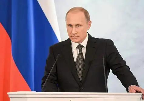 弄巧成拙，美国费尽心机想拖垮俄罗斯，结果却砸了自己的脚。美媒惊呼，中国等了30年