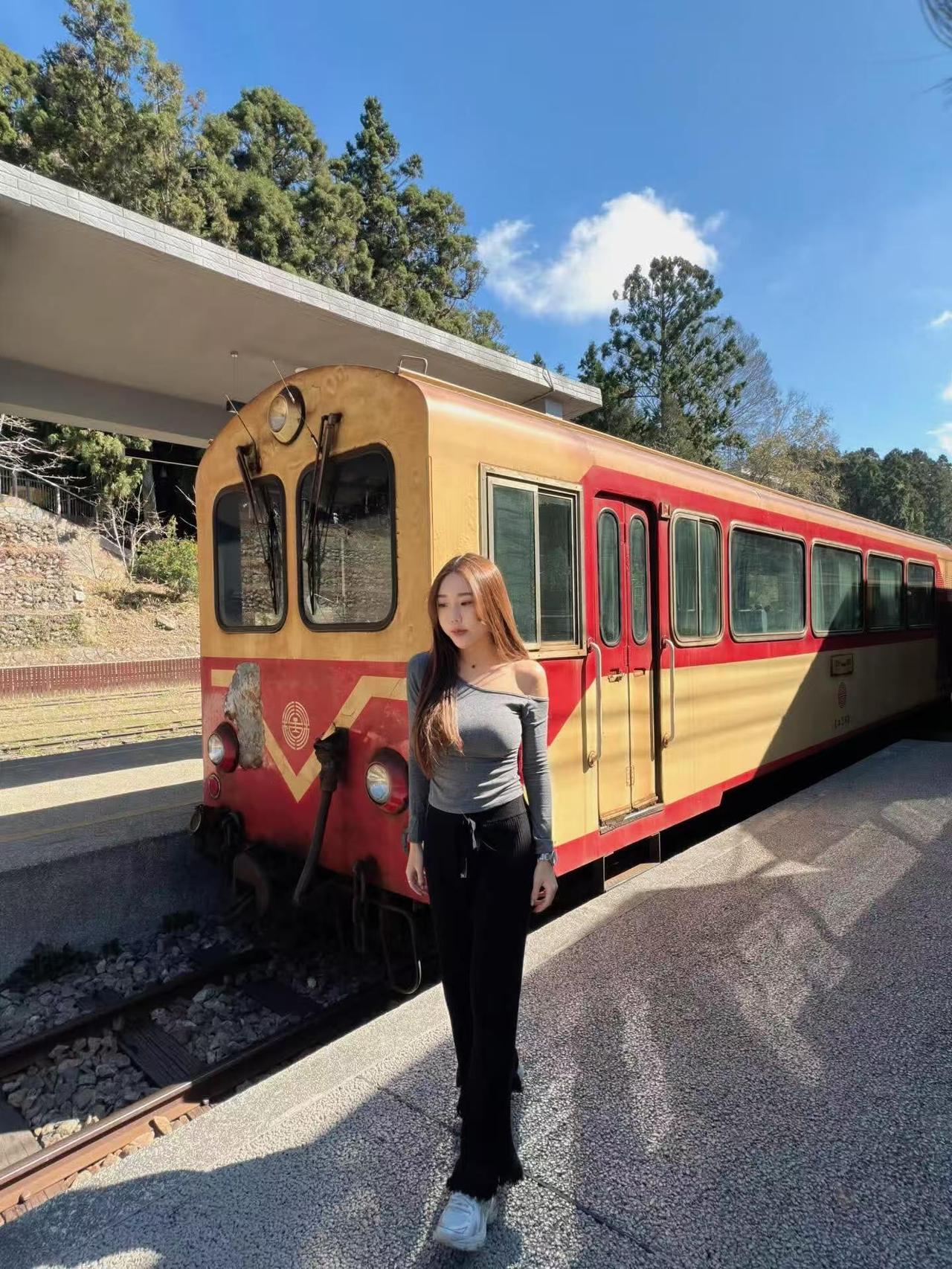 好多人拍照总觉得自己不上相，照片没本人好看，原因其实不少。“冻脸效应”是一大因