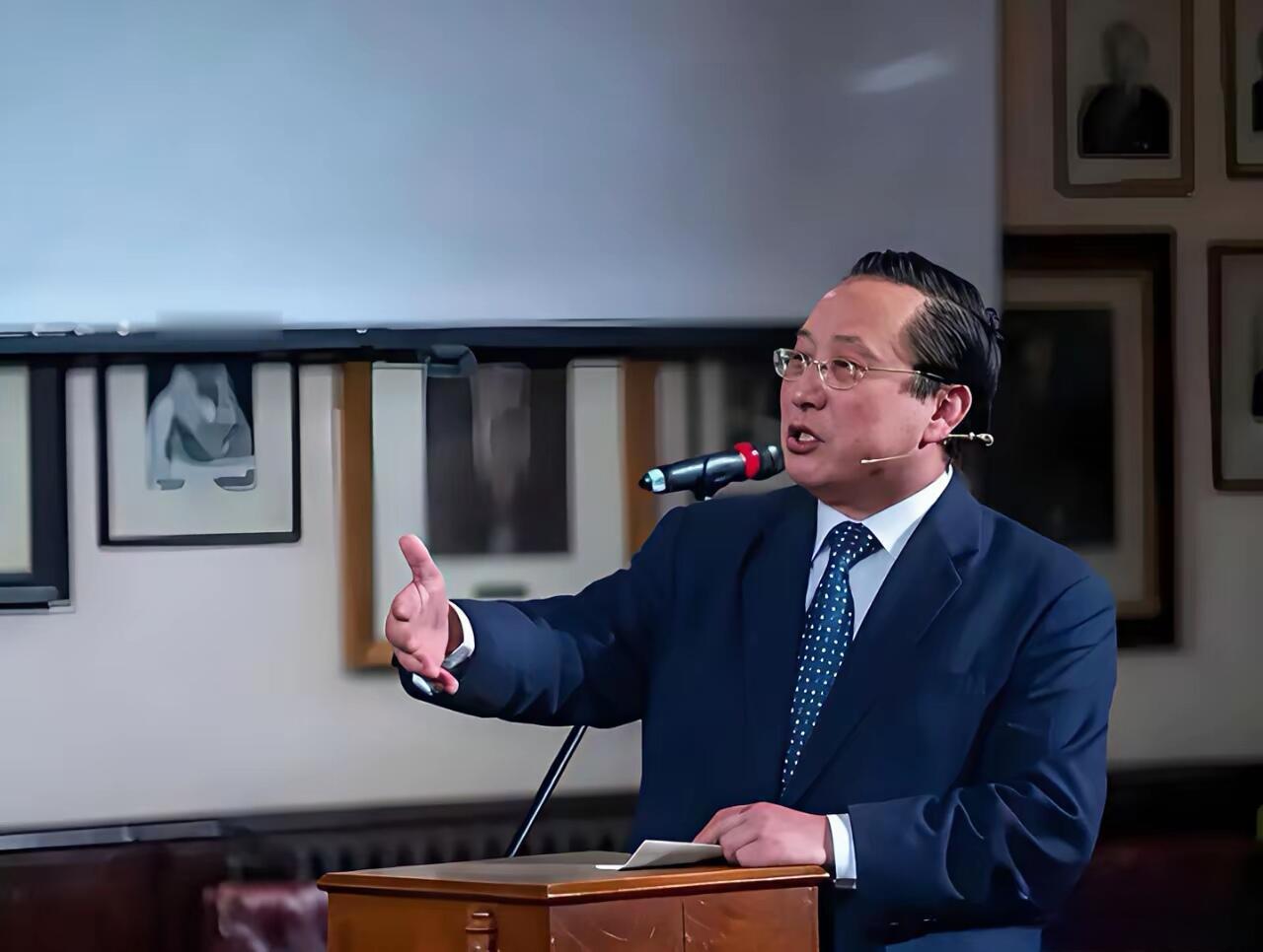 讲真，今天有件事儿给我干沉默了。高志凯这种级别的大佬，在国际上跟人唇枪舌战，我