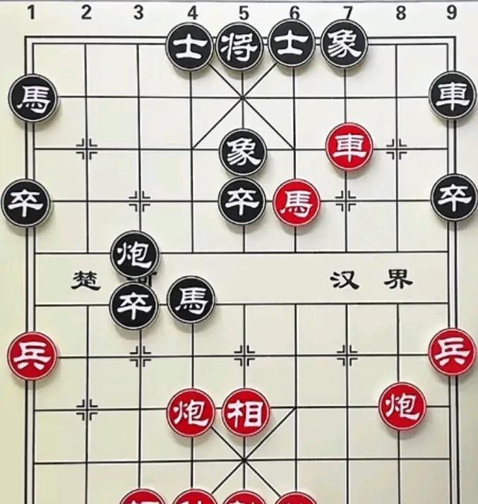 红方第一步真是天外飞仙的一招，有棋友说直接进底炮，还有说直接卧槽马叫将，其实这都