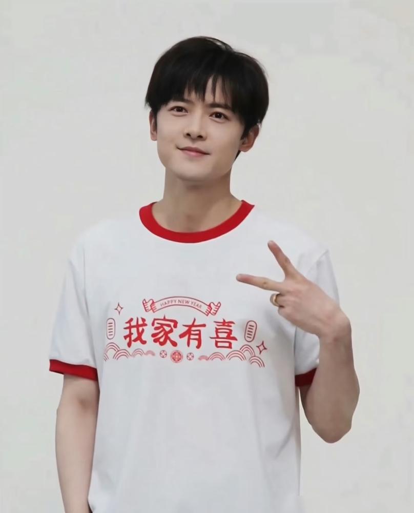 蒋欣沉默了，​童瑶也沉默了，​他们也没有想到，《四喜》付辛博演的冯建奇居