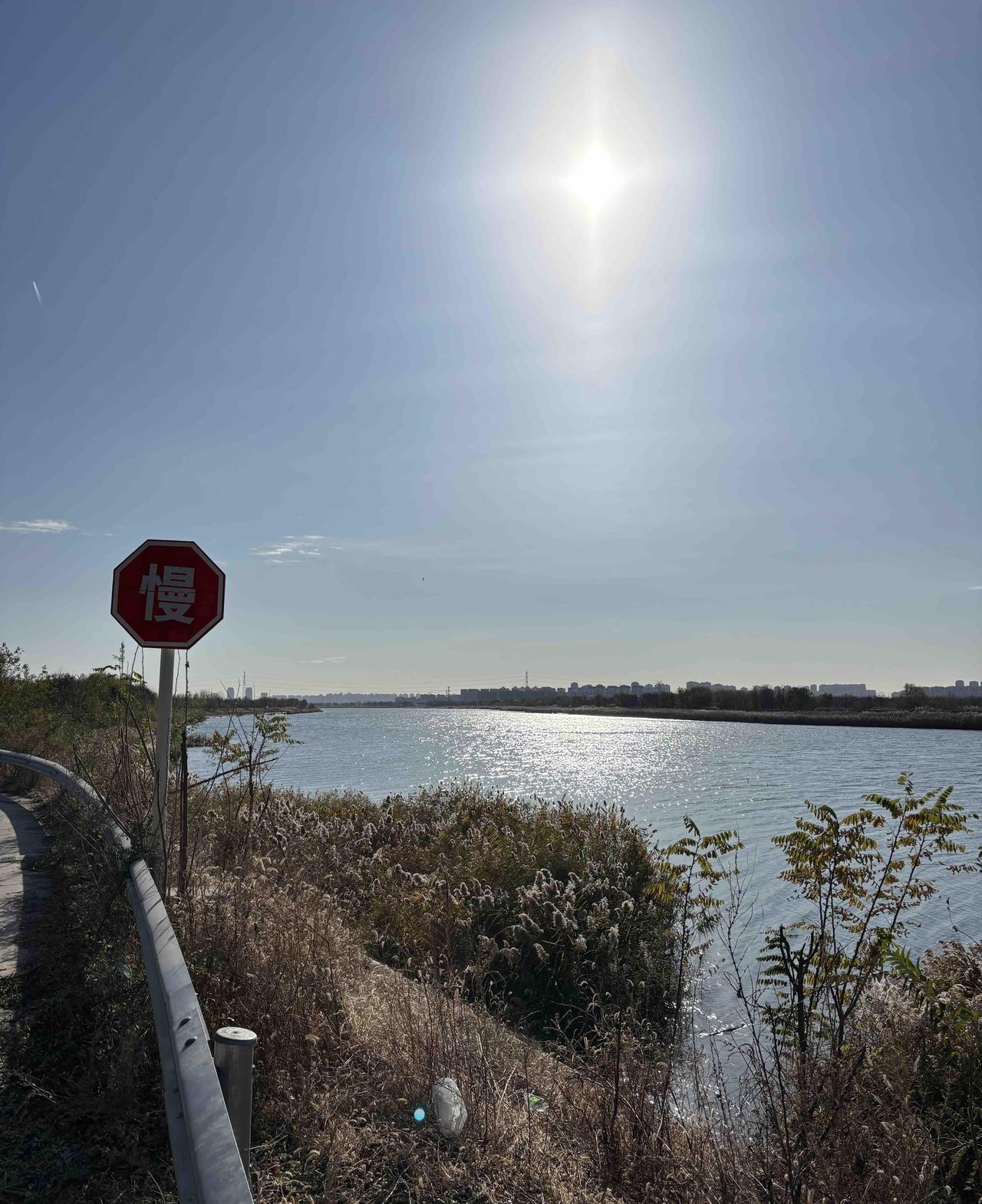 这次天津市民、政府与供热单位的较力，最终以供热单位按时供热，获得胜利。小区公