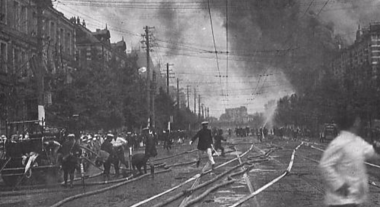 1928年济南惨案爆发时，护送老蒋逃离济南的，正是嫡系第2师第7团上校团长黄杰，