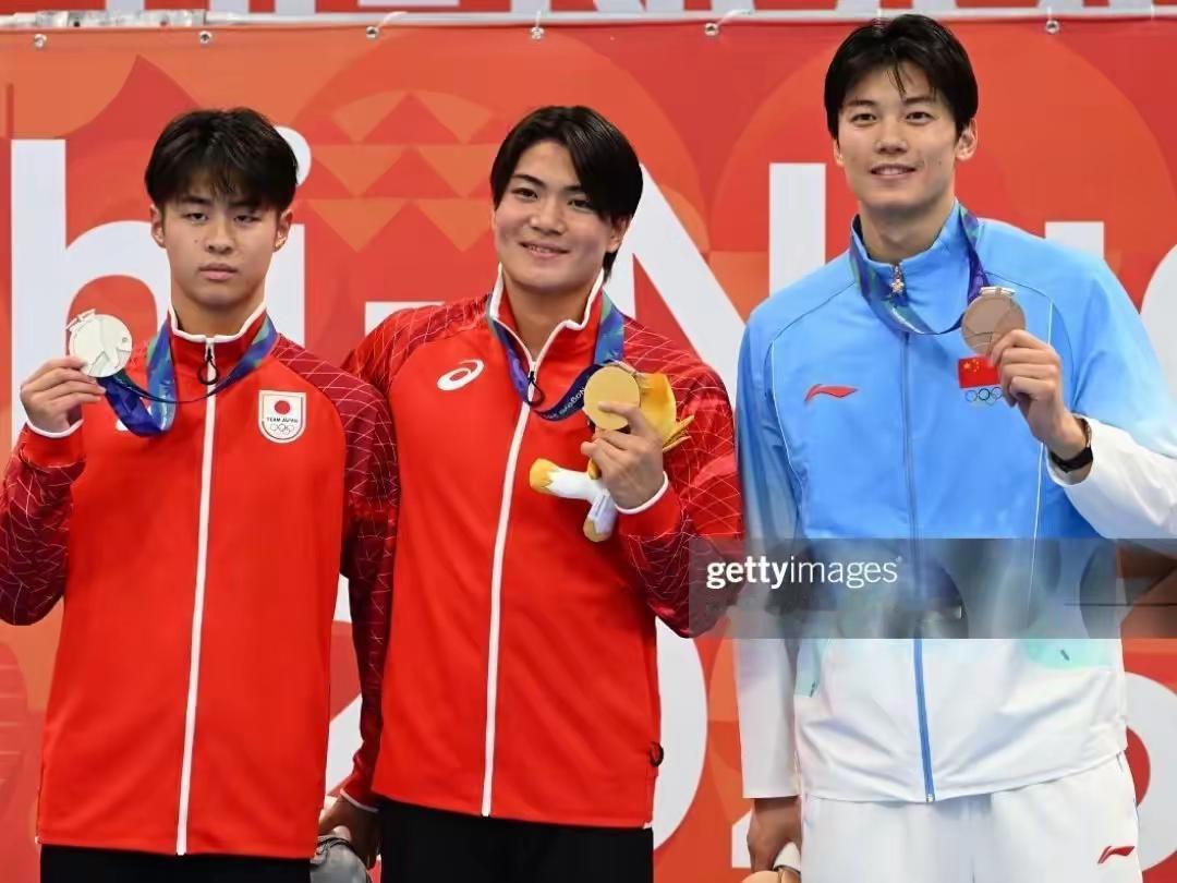 五届亚运会，五登领奖台再次感谢现役汪顺真的很伟大汪顺顺流而上汪顺亚运会