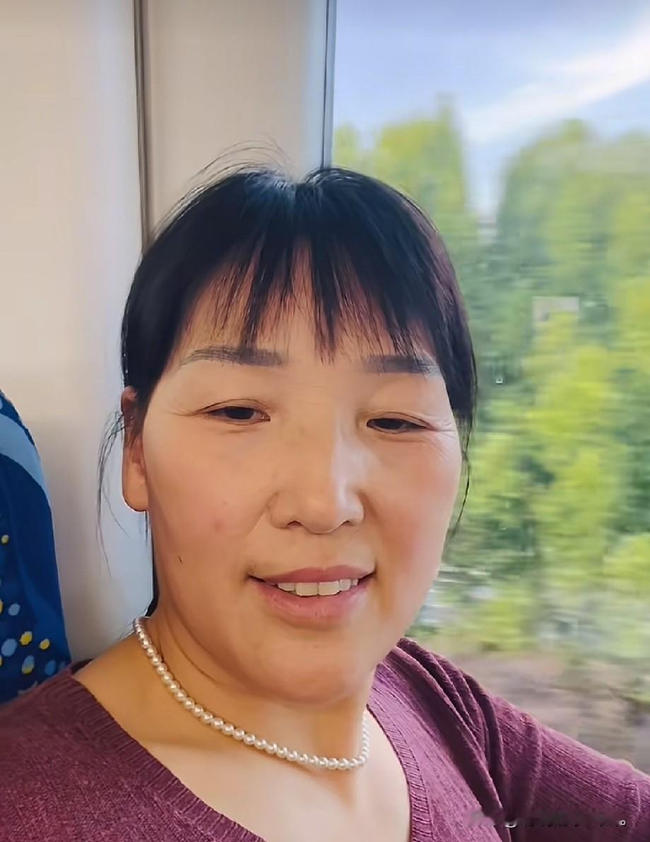 小故事！这刘二蛋跑了几天终于露面了。刘二蛋为了报复她的儿媳妇高锐，