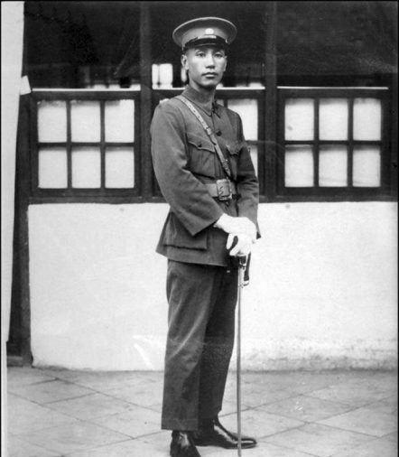 1956年，一名外国记者问周总理：若蒋介石带着台湾回归中国，会怎么安排，会不会考