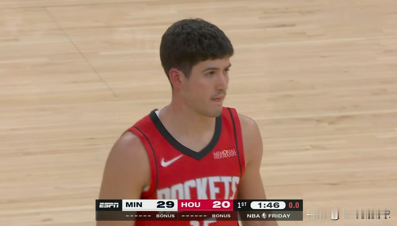 火箭超级新星谢波德终于恢复正常了！在今天火箭主场迎战森林狼的比赛中，目前双方的第