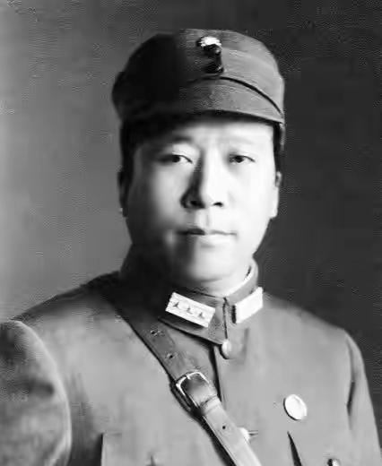 我一直觉得，杨虎城这个人，死法是自己选的。不是说他想死。是他有机会活，他