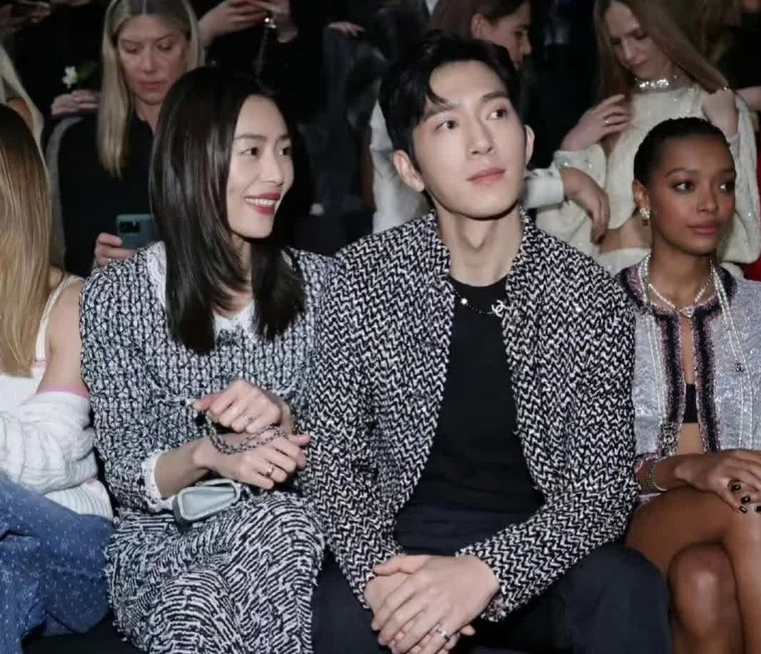 虽然井柏然这小子命苦但是吃的是真好啊！第一个女朋友李恩倩，是