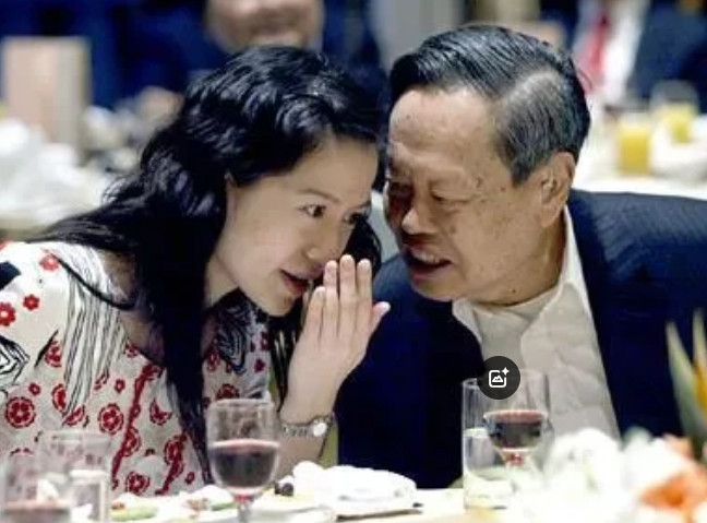 杨振宁长命百岁的秘诀找到了，不是什么灵丹，也不是什么妙药，就是和自己心爱的人翁帆