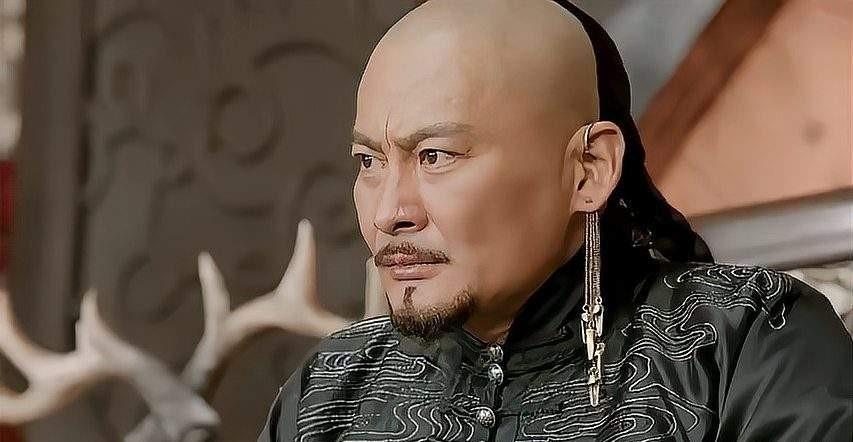 天命十一年，以十三副甲胄起兵，并创立后金政权的努尔哈赤，病逝于沈阳。褚英被处