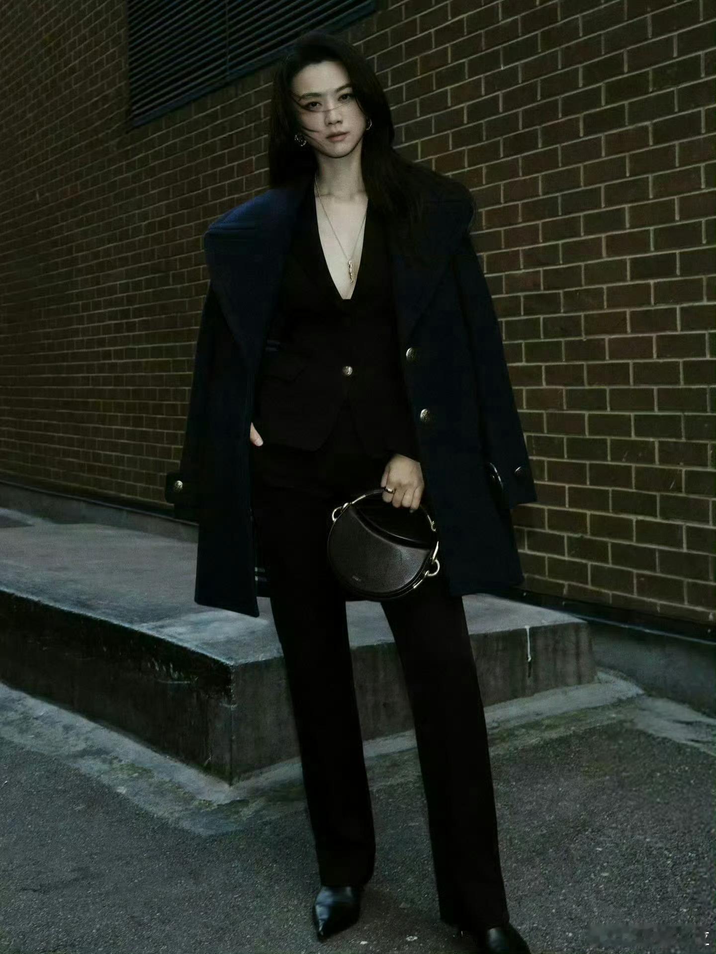 此女随便拍拍都封神​​​